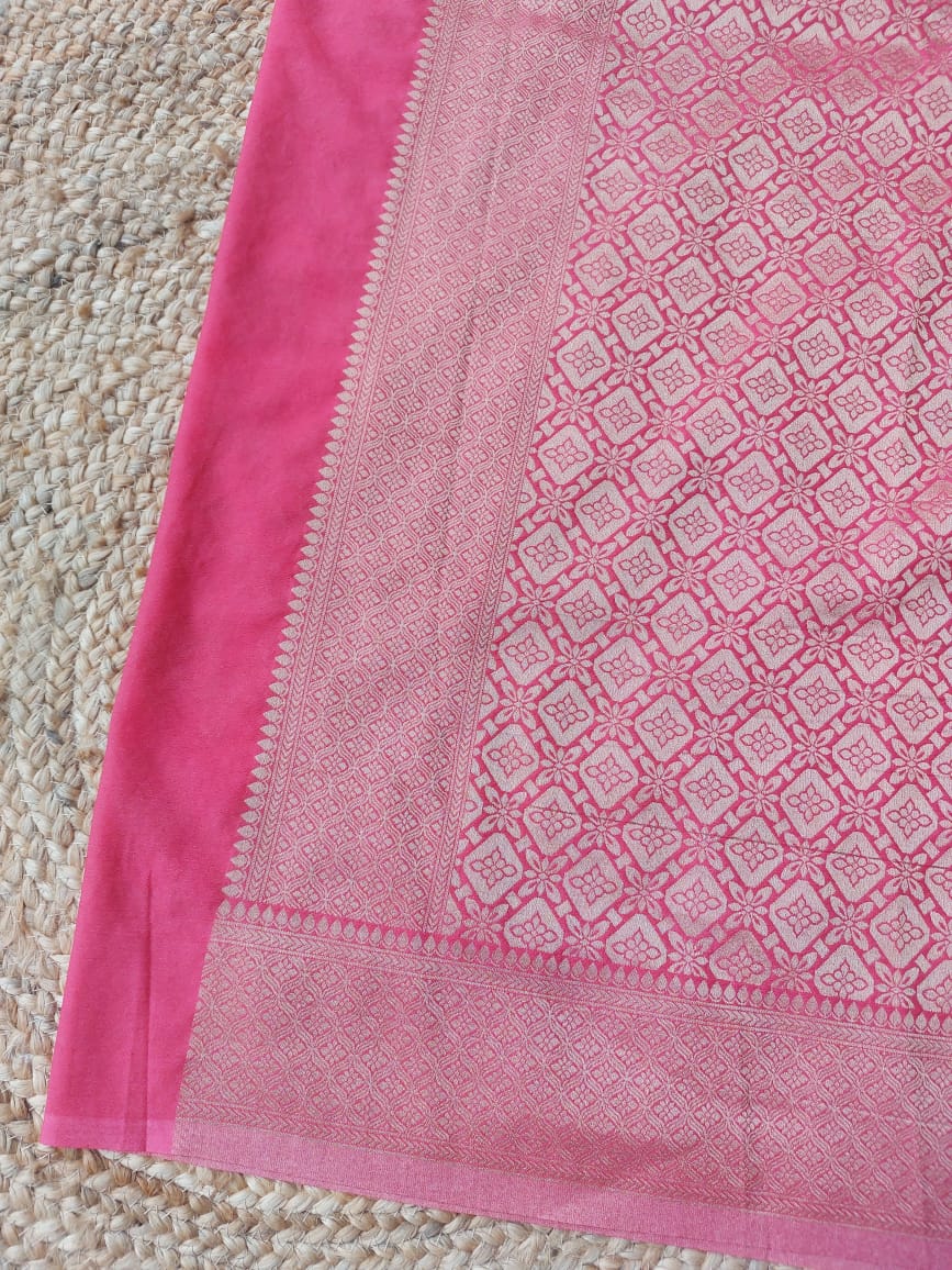 Pure Georgette Geometric Pattern Pink Saree