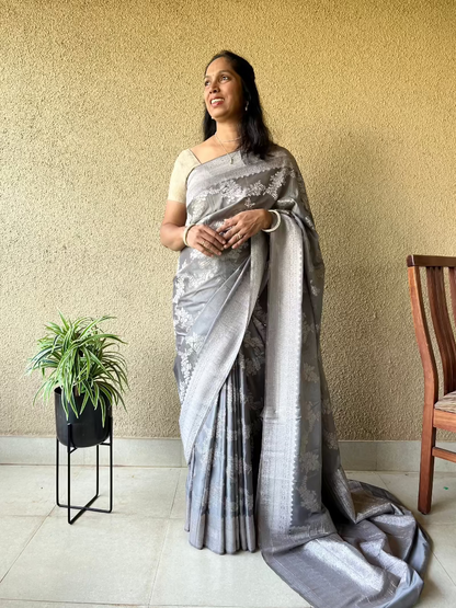 Chiffon silk with Banaras pattern grey saree